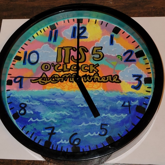 🎨 Hand-Painted Wall Clock - Picture 7 of 9